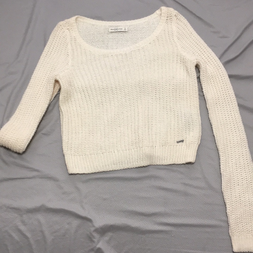 White long sleeve knitted sweater crop top